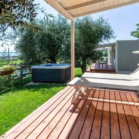 Agricamping Est Garda Zaffiro *